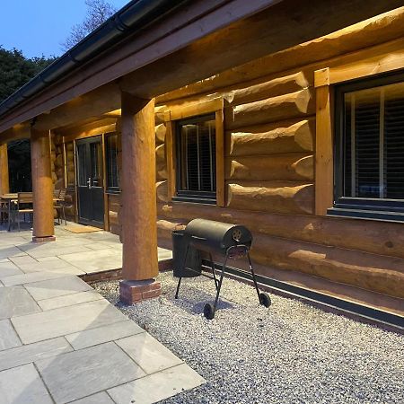 Ewes Water Log Cabins Langholm Exterior foto