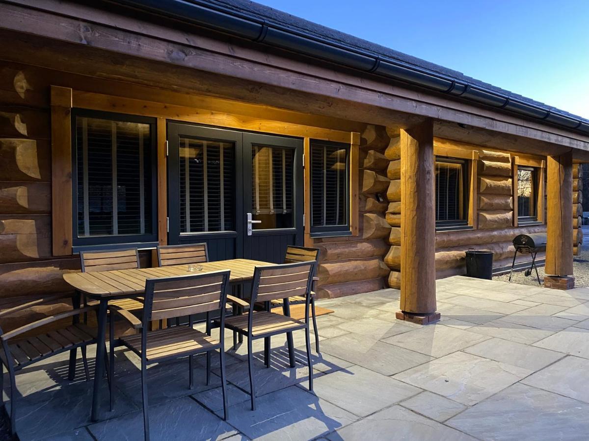 Ewes Water Log Cabins Langholm Exterior foto