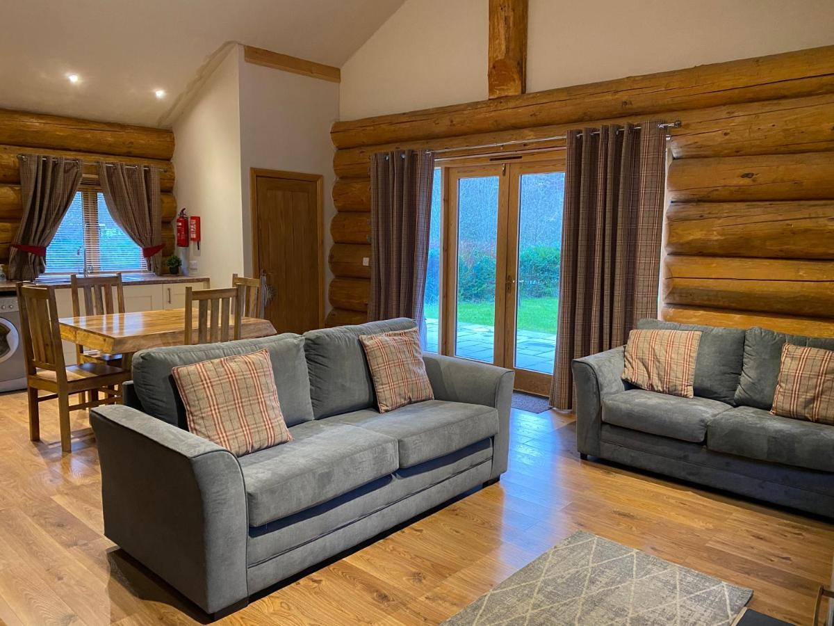 Ewes Water Log Cabins Langholm Exterior foto